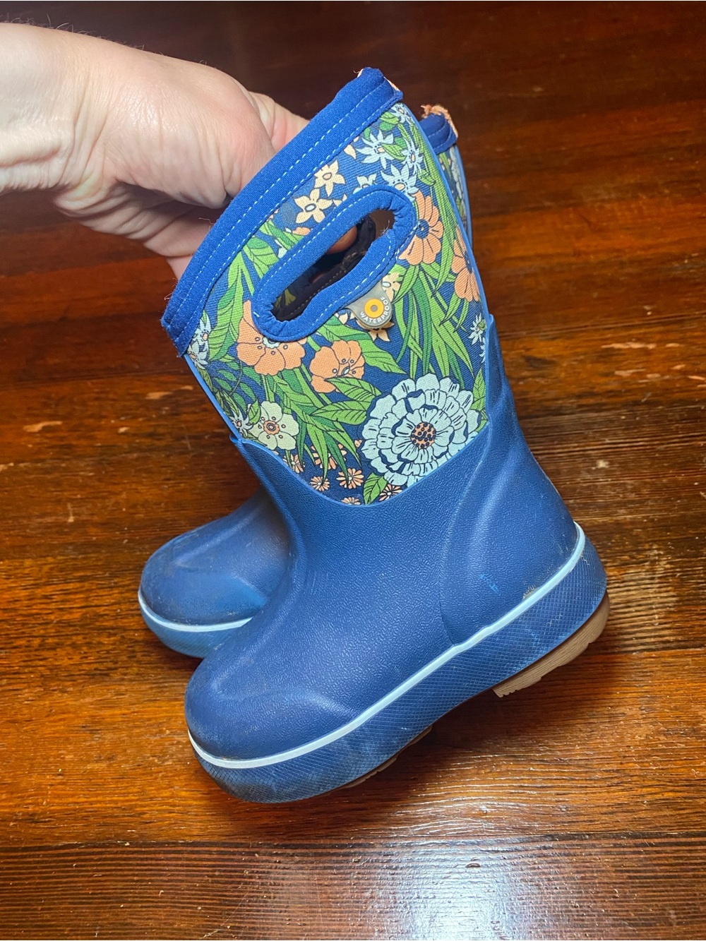 EUC Size 9 Little Kid Insulated Bogs Blue Floral Pull-On Rain Boots w/ Neoprene